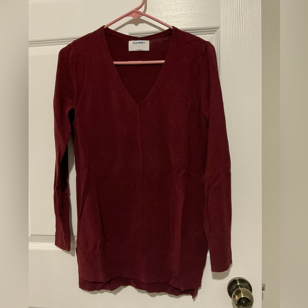 Old Navy maroon v-neck sweater, women’s S